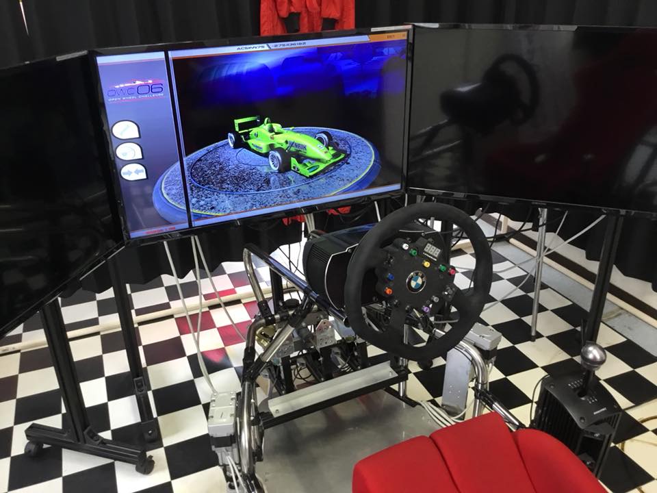 東部初!7軸レーシングシミュレーター体験