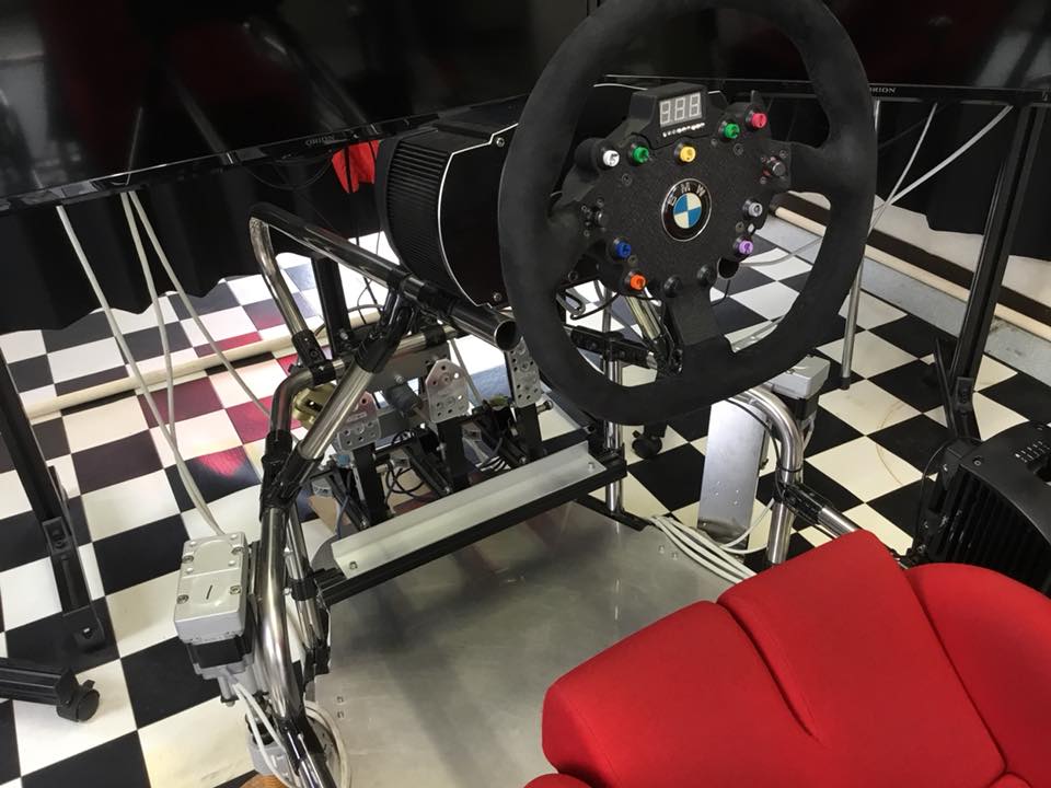 東部初!7軸レーシングシミュレーター体験