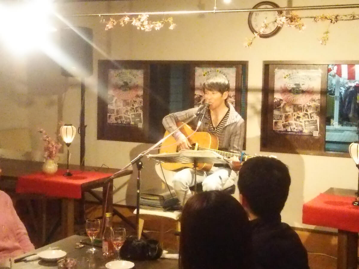 Faithライブ 癒やしの音楽と地元ダイニングで心豊かに