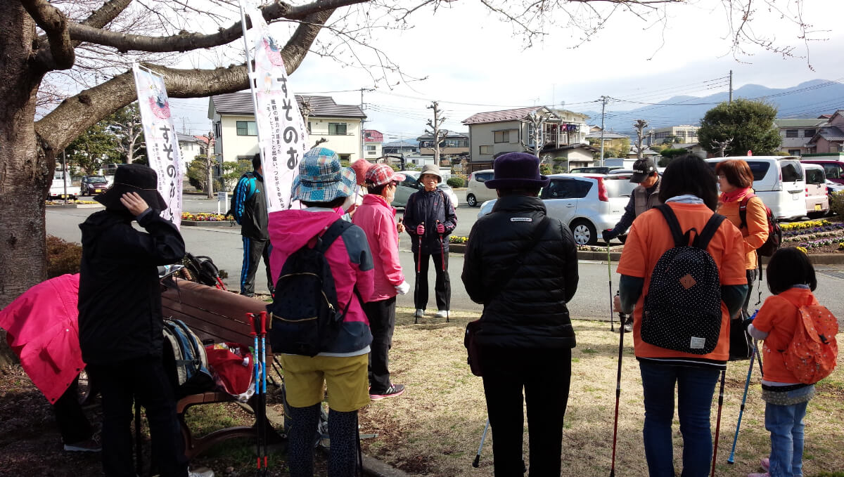 ノルディックウォーキングで笑おう