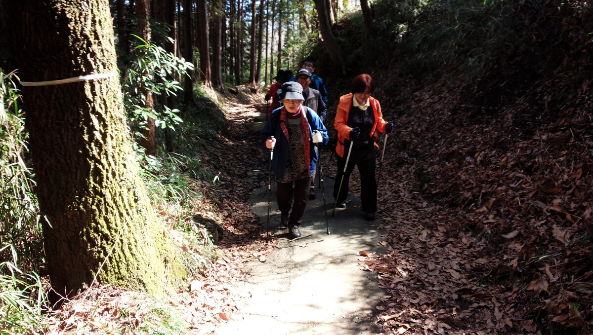 ノルディックウォーキングで笑おう