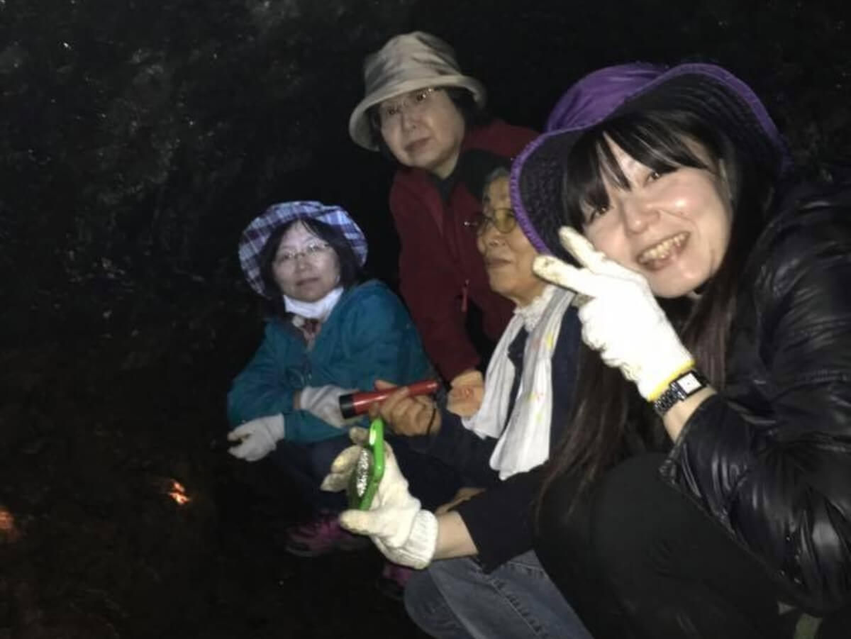 裾野で遊ぼ!洞穴と紅葉散歩オヤツつき