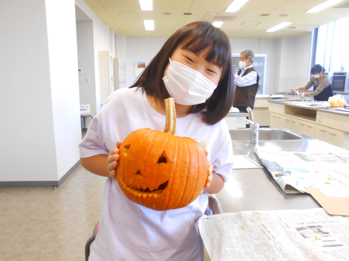 かぼちゃのランタン作り