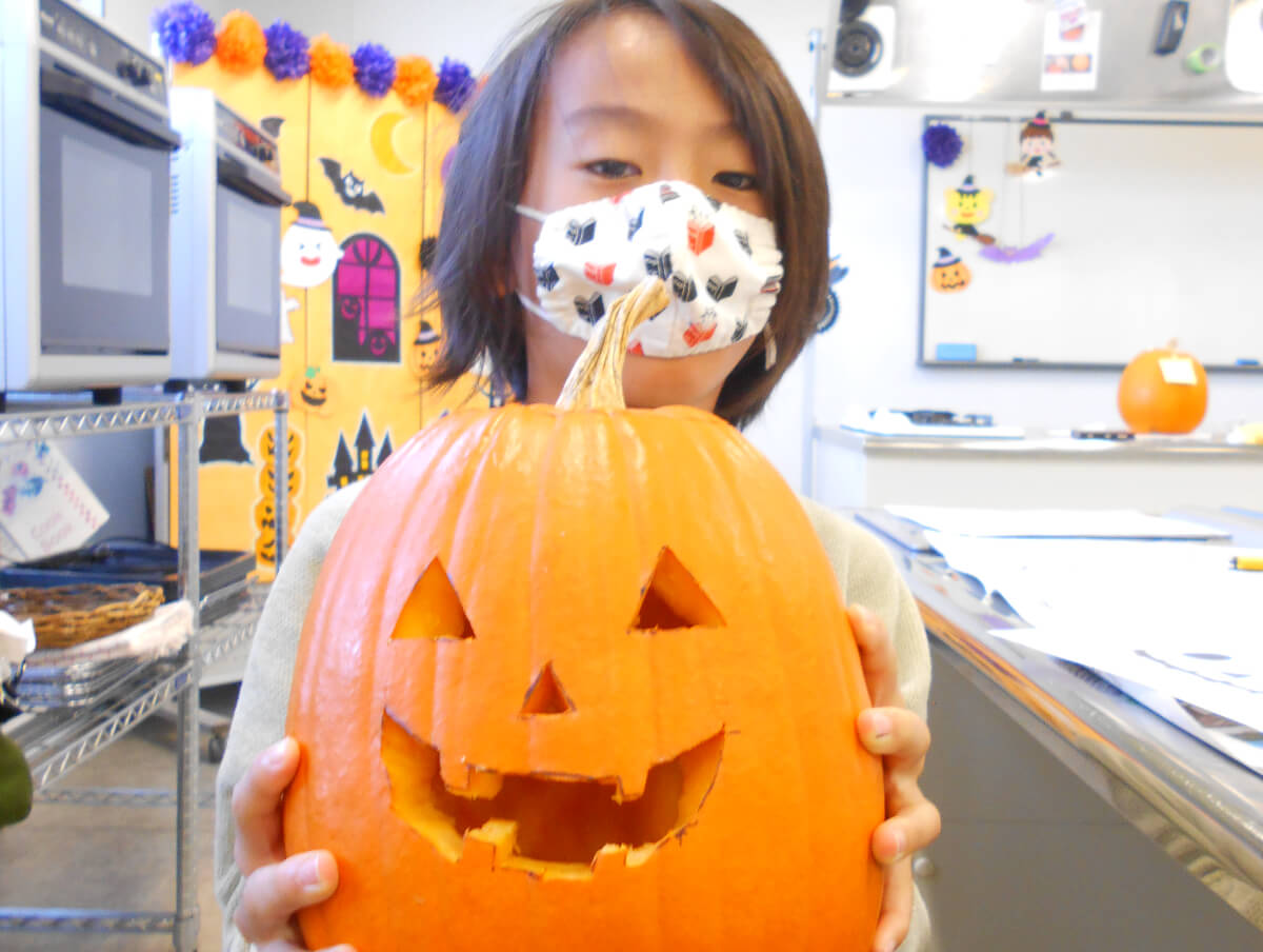 かぼちゃのランタン作り