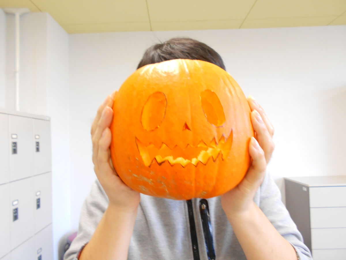 かぼちゃのランタン作り