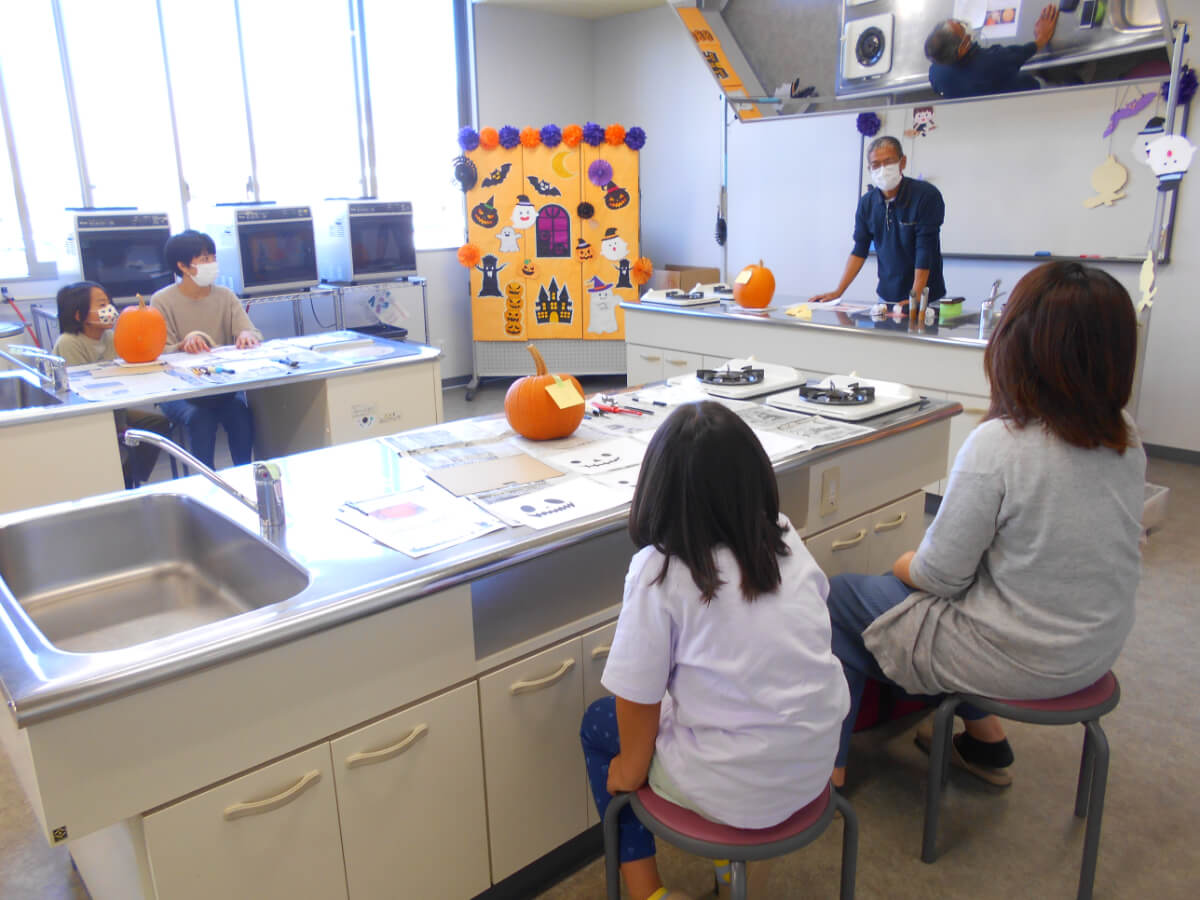 かぼちゃのランタン作り