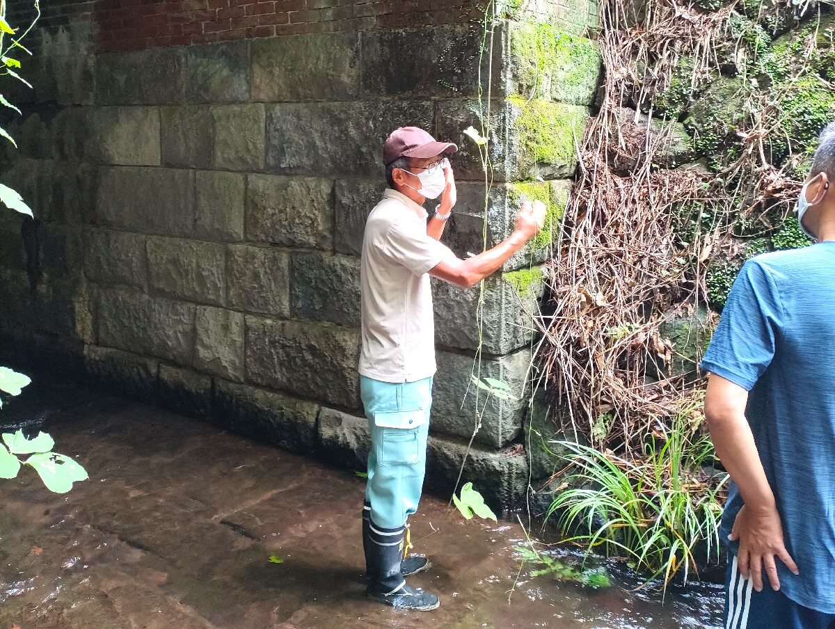 夏のブラタグチ レンガ眼鏡橋を川の中から見よう！