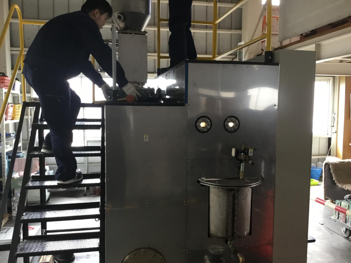 究極リサイクル!プラスチックから燃料油